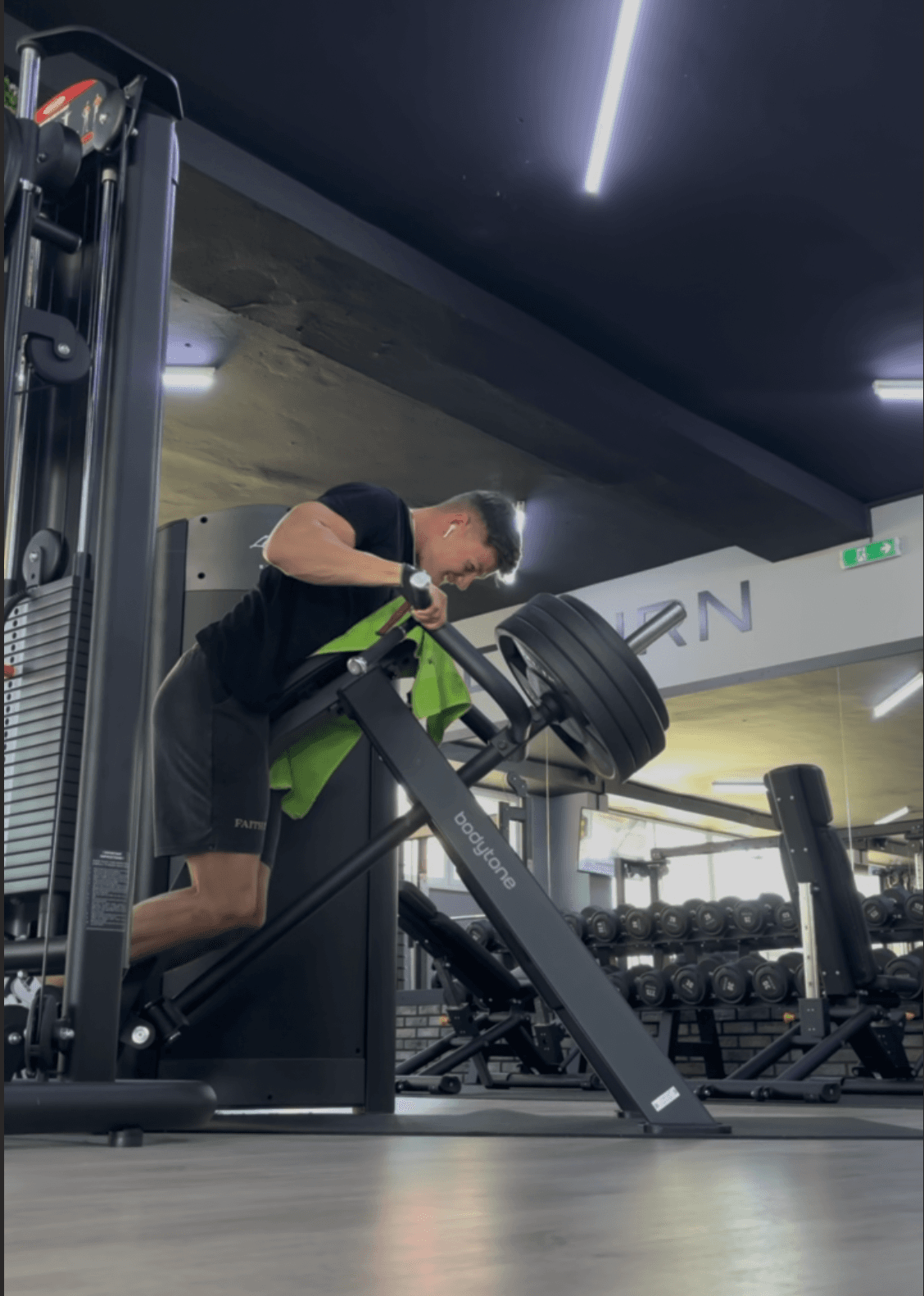 Az edző munka közben